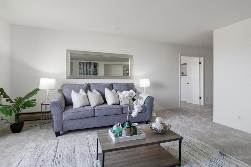 Image 5 of property listing at 1500 Sherman Avenue 3A, Burlingame, CA 94010