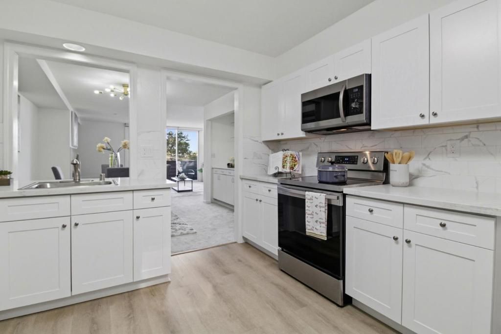 Image 7 of property listing at 1500 Sherman Avenue 3A, Burlingame, CA 94010