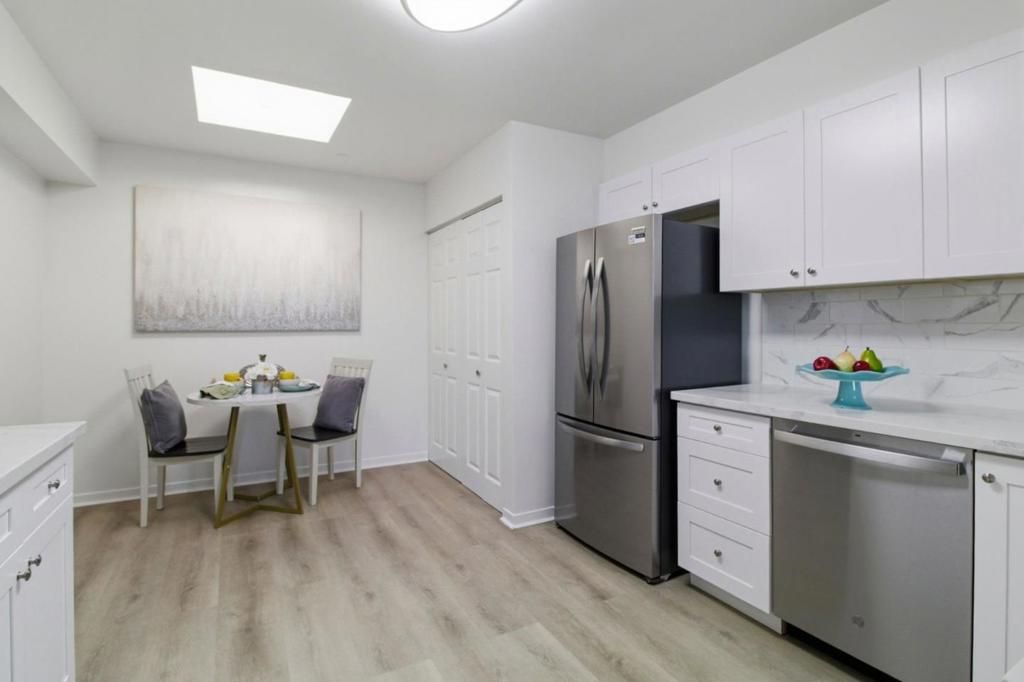 Image 8 of property listing at 1500 Sherman Avenue 3A, Burlingame, CA 94010