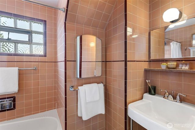 4403 4th Avenue NW, Seattle, WA 98107