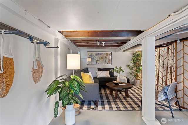 4403 4th Avenue NW, Seattle, WA 98107
