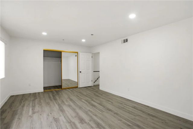 8744 Burnet Avenue 14, North Hills, CA 91343