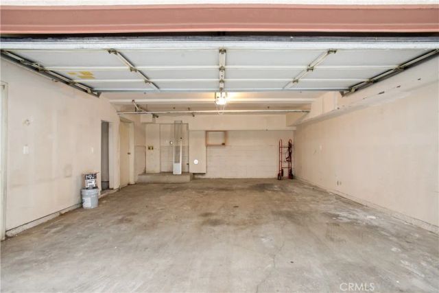 8744 Burnet Avenue 14, North Hills, CA 91343