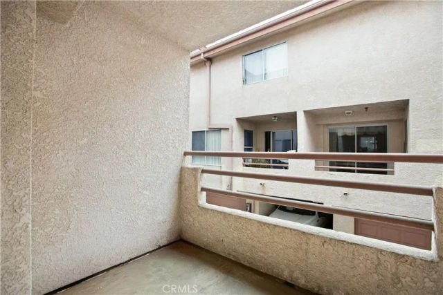 8744 Burnet Avenue 14, North Hills, CA 91343