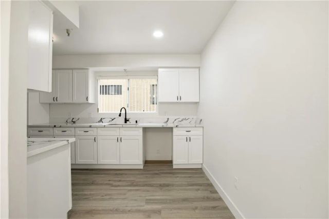 8744 Burnet Avenue 14, North Hills, CA 91343