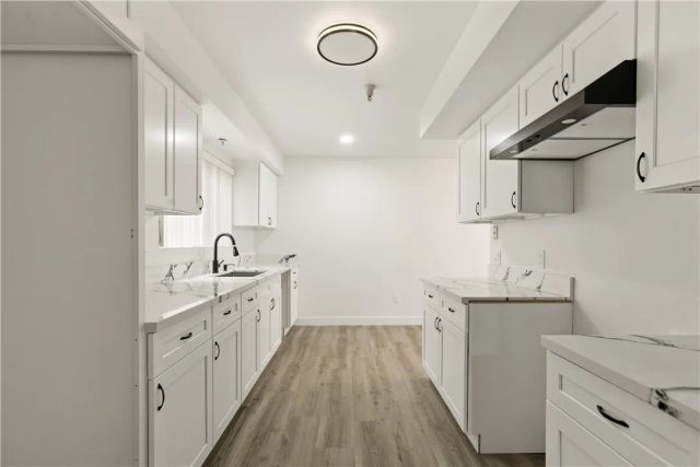 8744 Burnet Avenue 14, North Hills, CA 91343