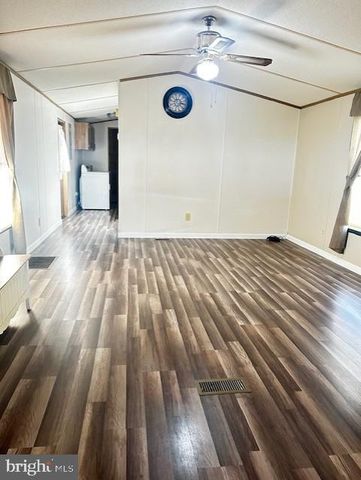 323 BENNING AVE, Gettysburg, PA 17325