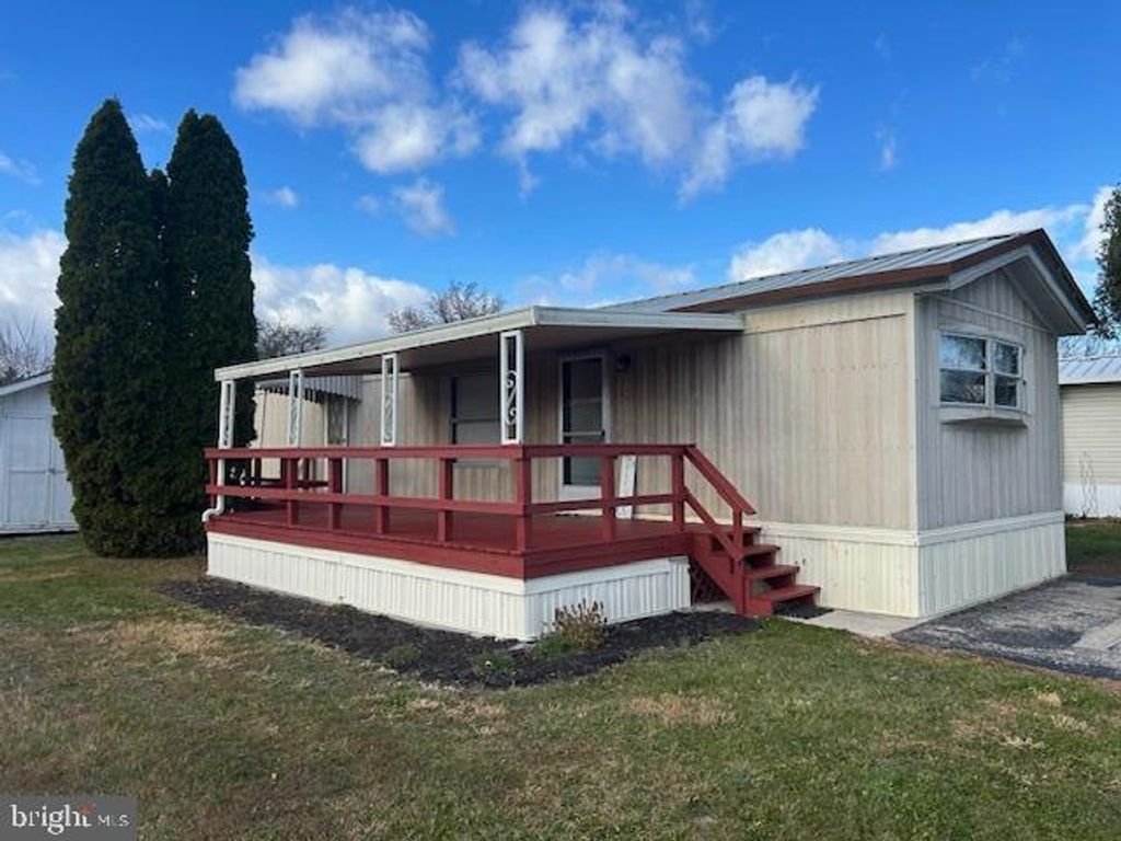 323 BENNING AVE, Gettysburg, PA 17325