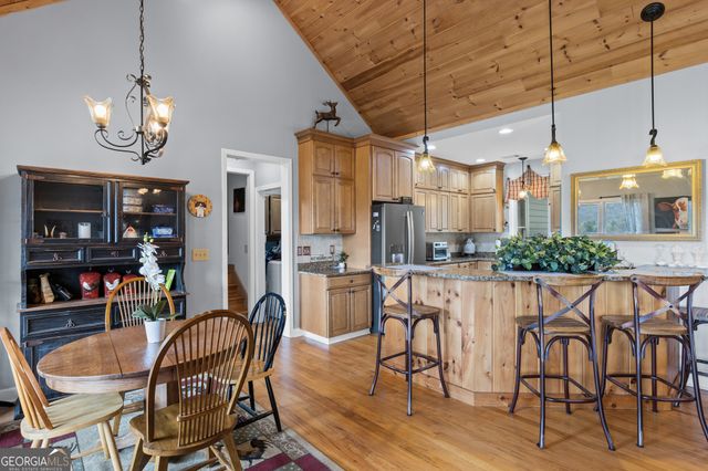 95 Hickory Avenue, Blue Ridge, GA 30513
