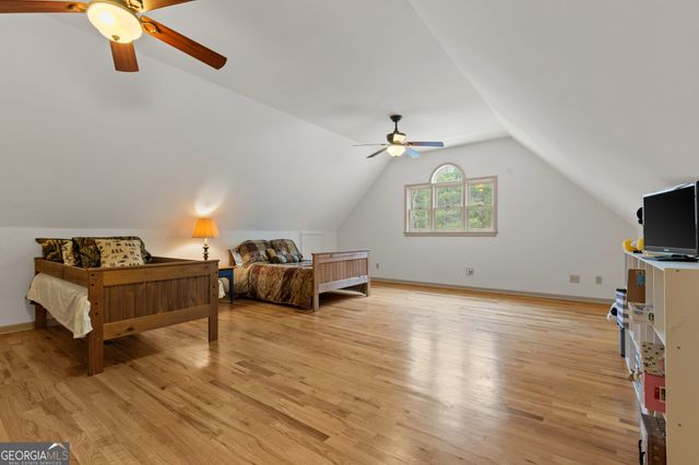 95 Hickory Avenue, Blue Ridge, GA 30513