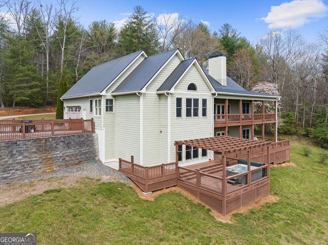 95 Hickory Avenue, Blue Ridge, GA 30513