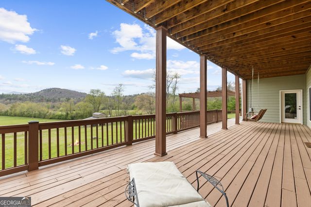 95 Hickory Avenue, Blue Ridge, GA 30513
