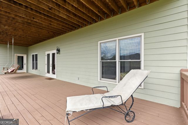 95 Hickory Avenue, Blue Ridge, GA 30513