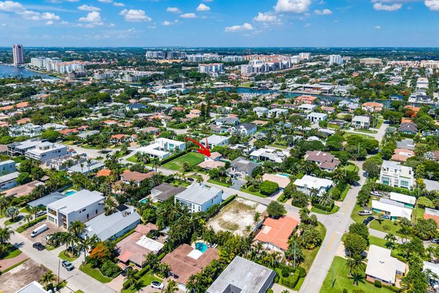 299 NE Wavecrest Court, Boca Raton, FL 33432