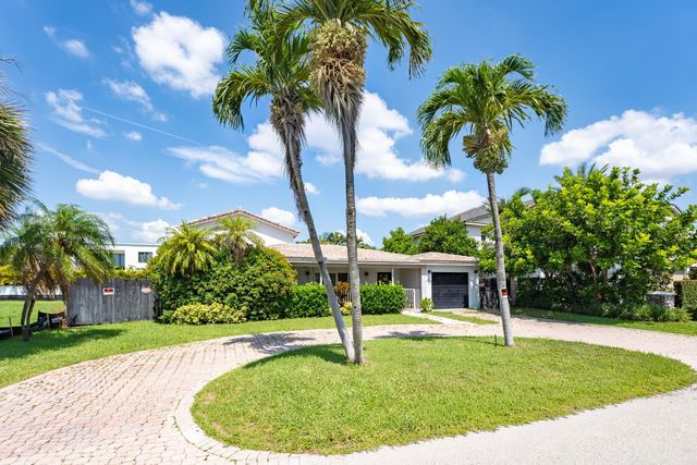 299 NE Wavecrest Court, Boca Raton, FL 33432