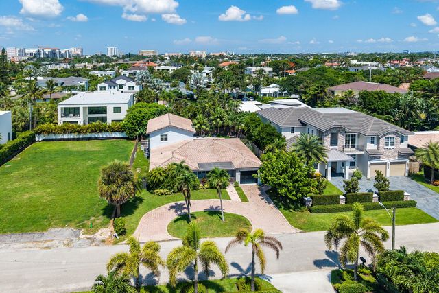 299 NE Wavecrest Court, Boca Raton, FL 33432
