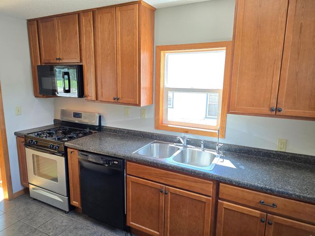 2011 Northwood Drive, North Saint Paul, MN 55109