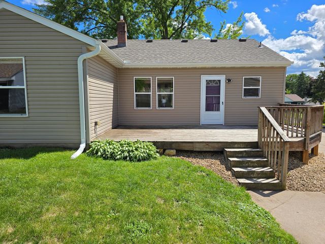 2011 Northwood Drive, North Saint Paul, MN 55109