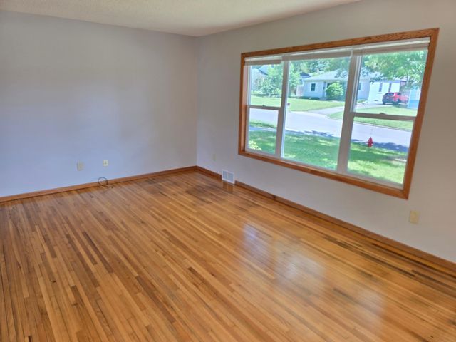 2011 Northwood Drive, North Saint Paul, MN 55109