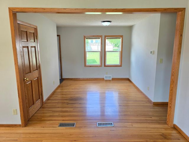 2011 Northwood Drive, North Saint Paul, MN 55109