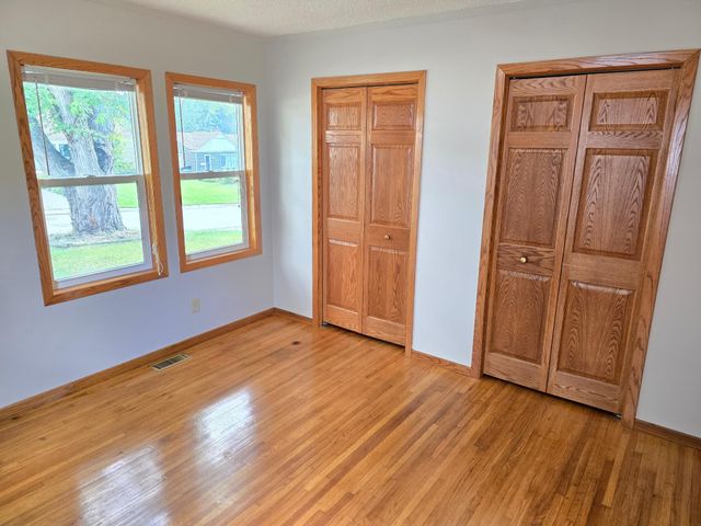 2011 Northwood Drive, North Saint Paul, MN 55109