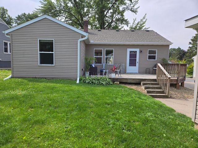 2011 Northwood Drive, North Saint Paul, MN 55109