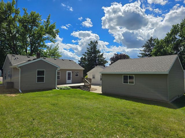 2011 Northwood Drive, North Saint Paul, MN 55109