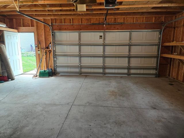 2011 Northwood Drive, North Saint Paul, MN 55109