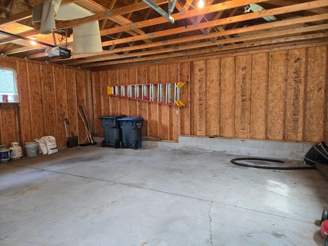 2011 Northwood Drive, North Saint Paul, MN 55109