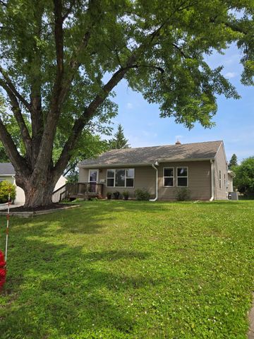 2011 Northwood Drive, North Saint Paul, MN 55109