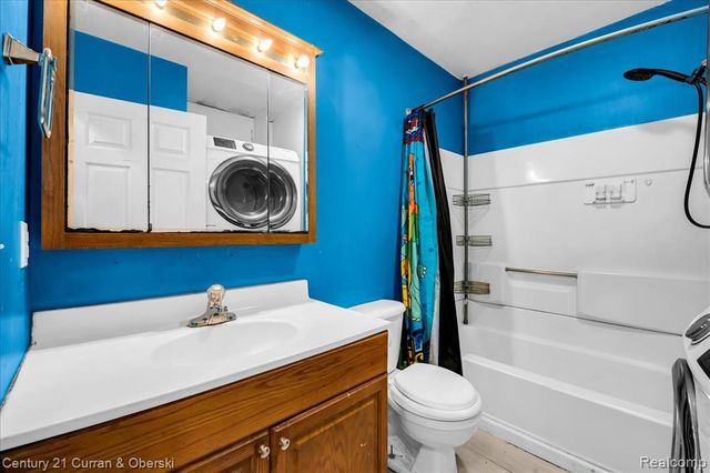 63 Kessler Street, Monroe, MI 48162