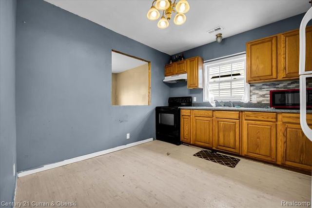 63 Kessler Street, Monroe, MI 48162