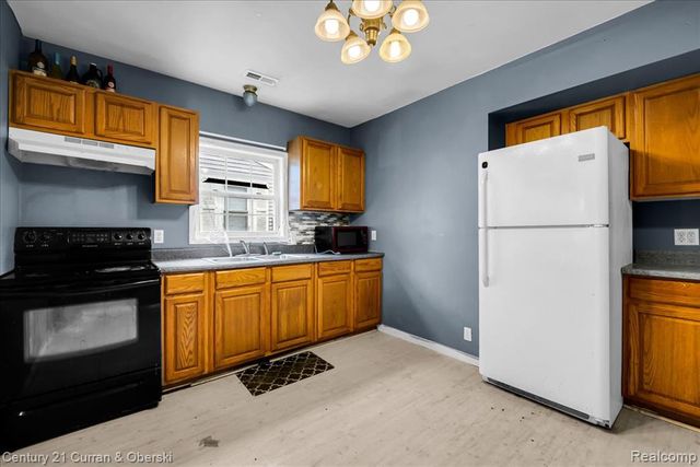 63 Kessler Street, Monroe, MI 48162