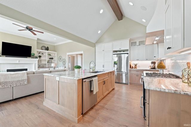 16493 Chilton Cove, Huntertown, IN 46748