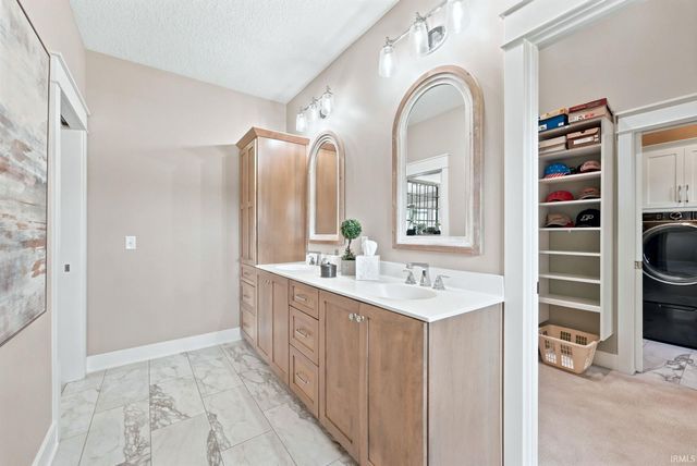 16493 Chilton Cove, Huntertown, IN 46748
