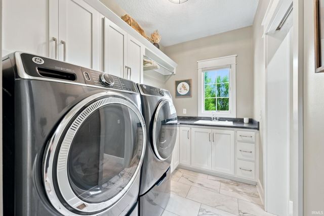16493 Chilton Cove, Huntertown, IN 46748