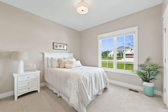 16493 Chilton Cove, Huntertown, IN 46748