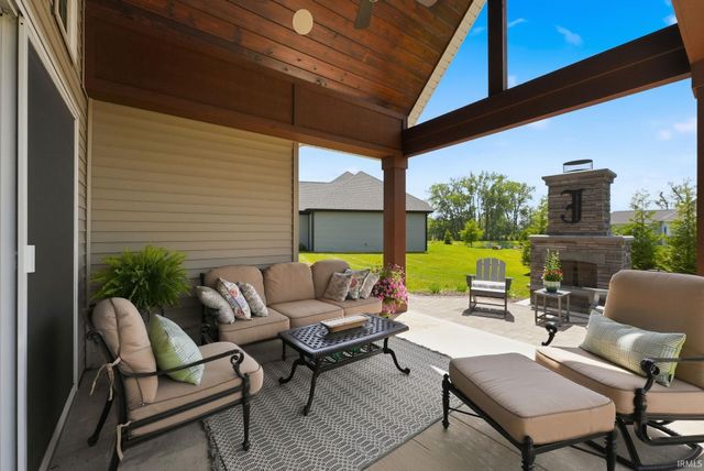 16493 Chilton Cove, Huntertown, IN 46748