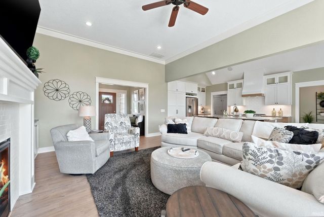 16493 Chilton Cove, Huntertown, IN 46748