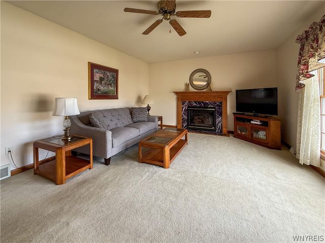 3273 Brookfield Lane, Hamburg, NY 14075