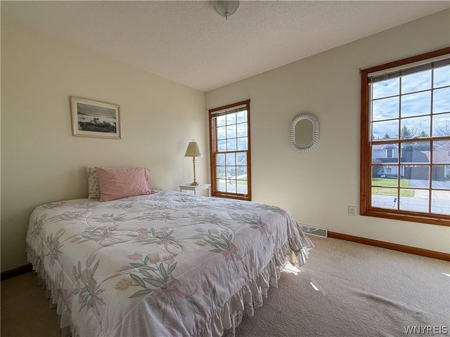 3273 Brookfield Lane, Hamburg, NY 14075