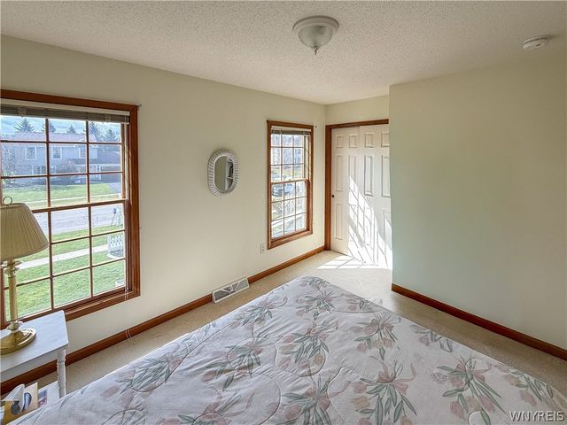 3273 Brookfield Lane, Hamburg, NY 14075