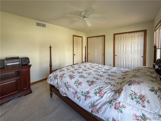 3273 Brookfield Lane, Hamburg, NY 14075