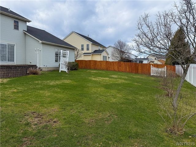 3273 Brookfield Lane, Hamburg, NY 14075