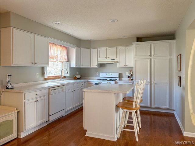 3273 Brookfield Lane, Hamburg, NY 14075