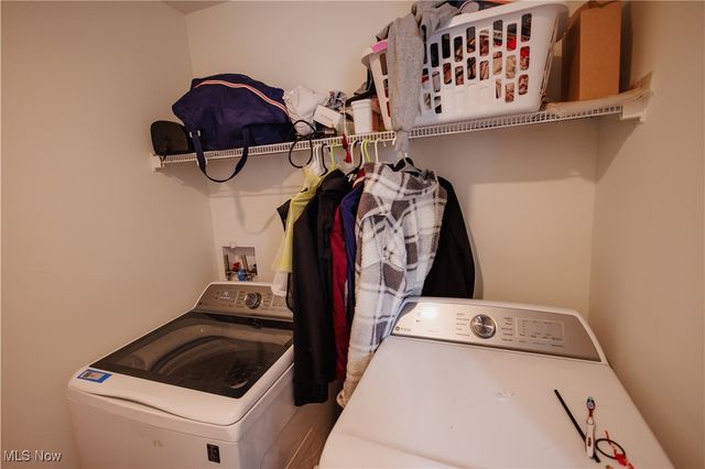 524 Auld Farm Circle, Akron, OH 44320