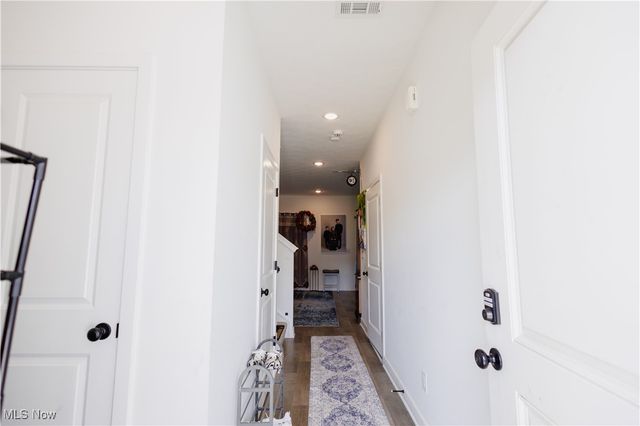 524 Auld Farm Circle, Akron, OH 44320