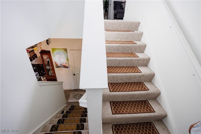 524 Auld Farm Circle, Akron, OH 44320