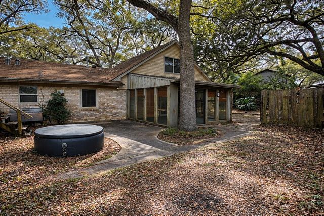 202 Hardy Street, Bacliff, TX 77518