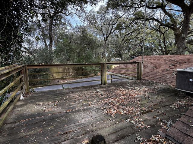 202 Hardy Street, Bacliff, TX 77518